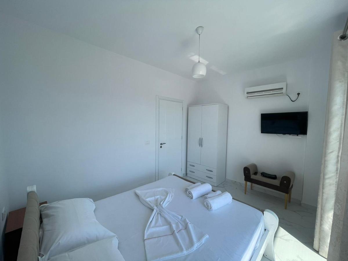 Villa Eden Breeze Sarandë Buitenkant foto