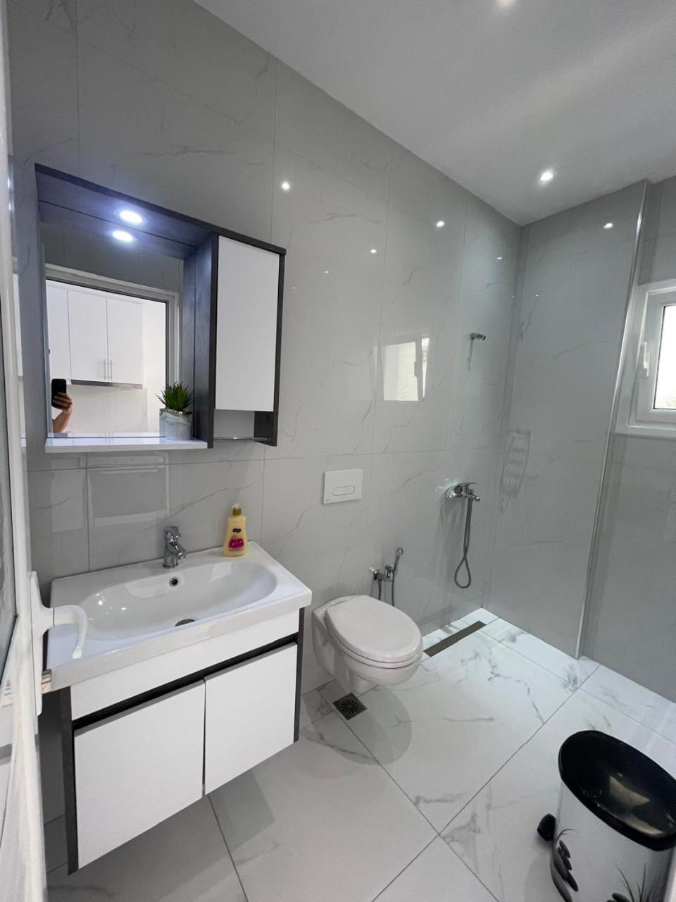 Villa Eden Breeze Sarandë Buitenkant foto
